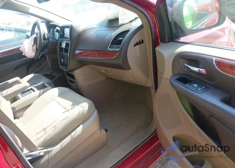 2016 Chrysler Town & Country Touring from USA, damaged, VIN 2C4RC1BG5GR230714